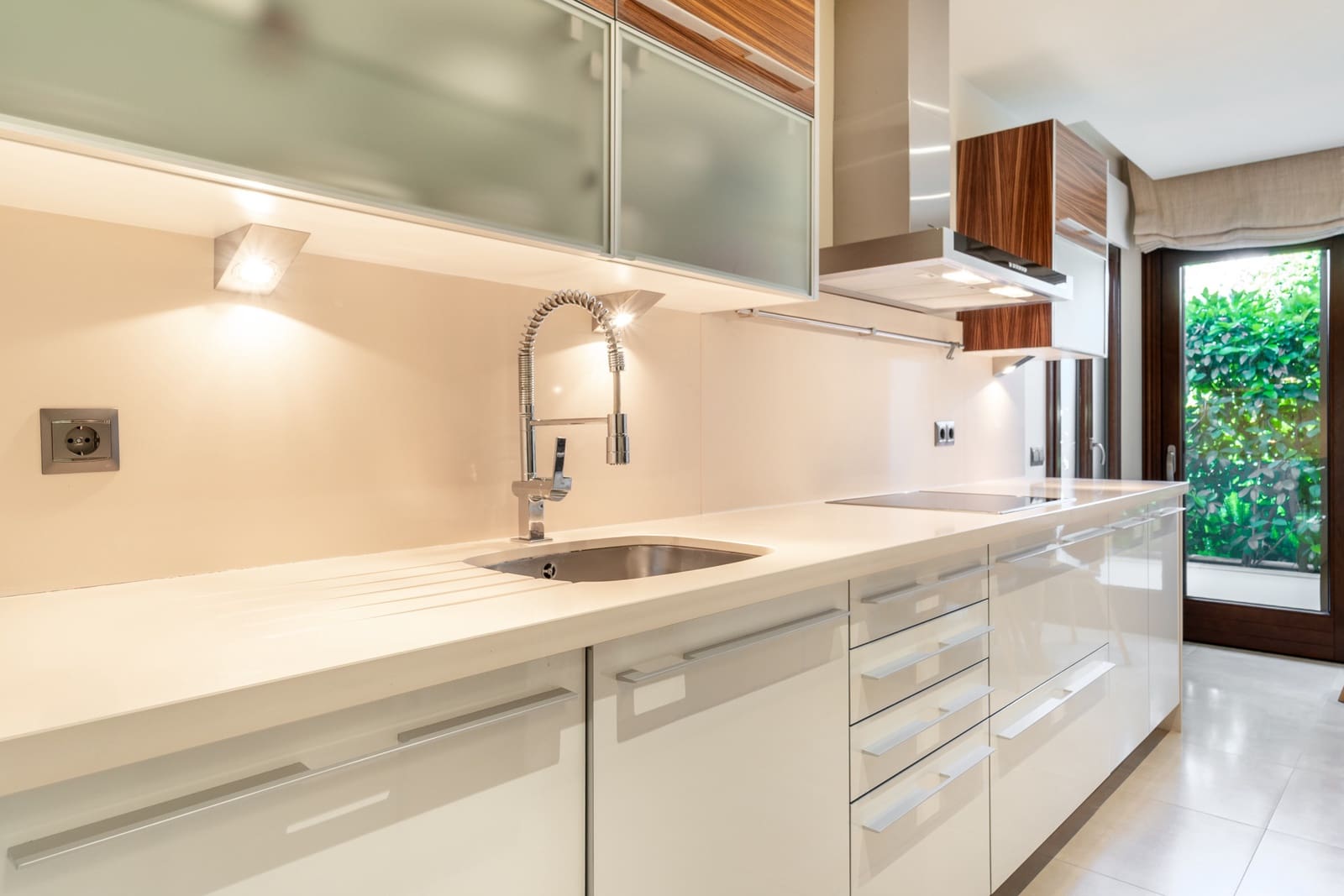 2 soveværelse Lejlighed til salg i Estepona med swimmingpool garage - € 1.390.000 (Ref: 9788257)