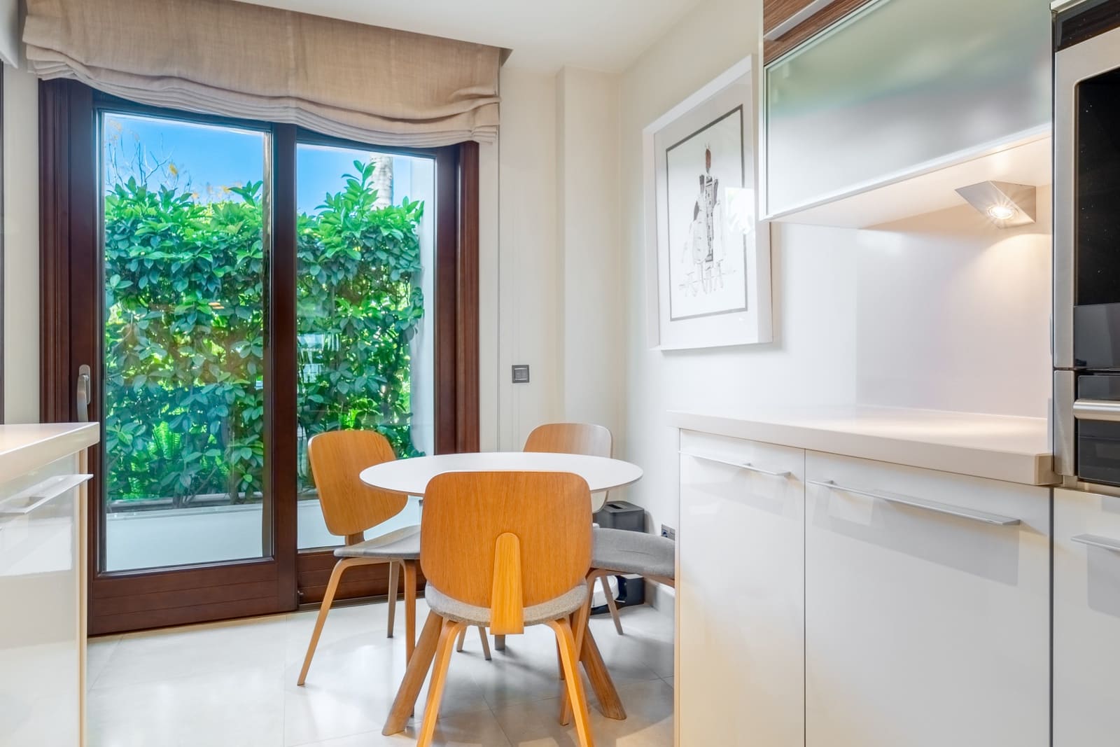 2 soveværelse Lejlighed til salg i Estepona med swimmingpool garage - € 1.390.000 (Ref: 9788257)