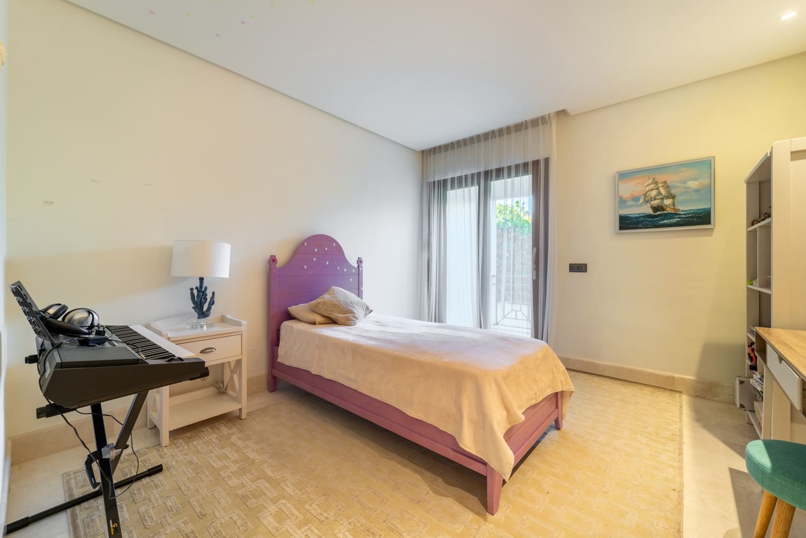 2 soveværelse Lejlighed til salg i Estepona med swimmingpool garage - € 1.390.000 (Ref: 9788257)