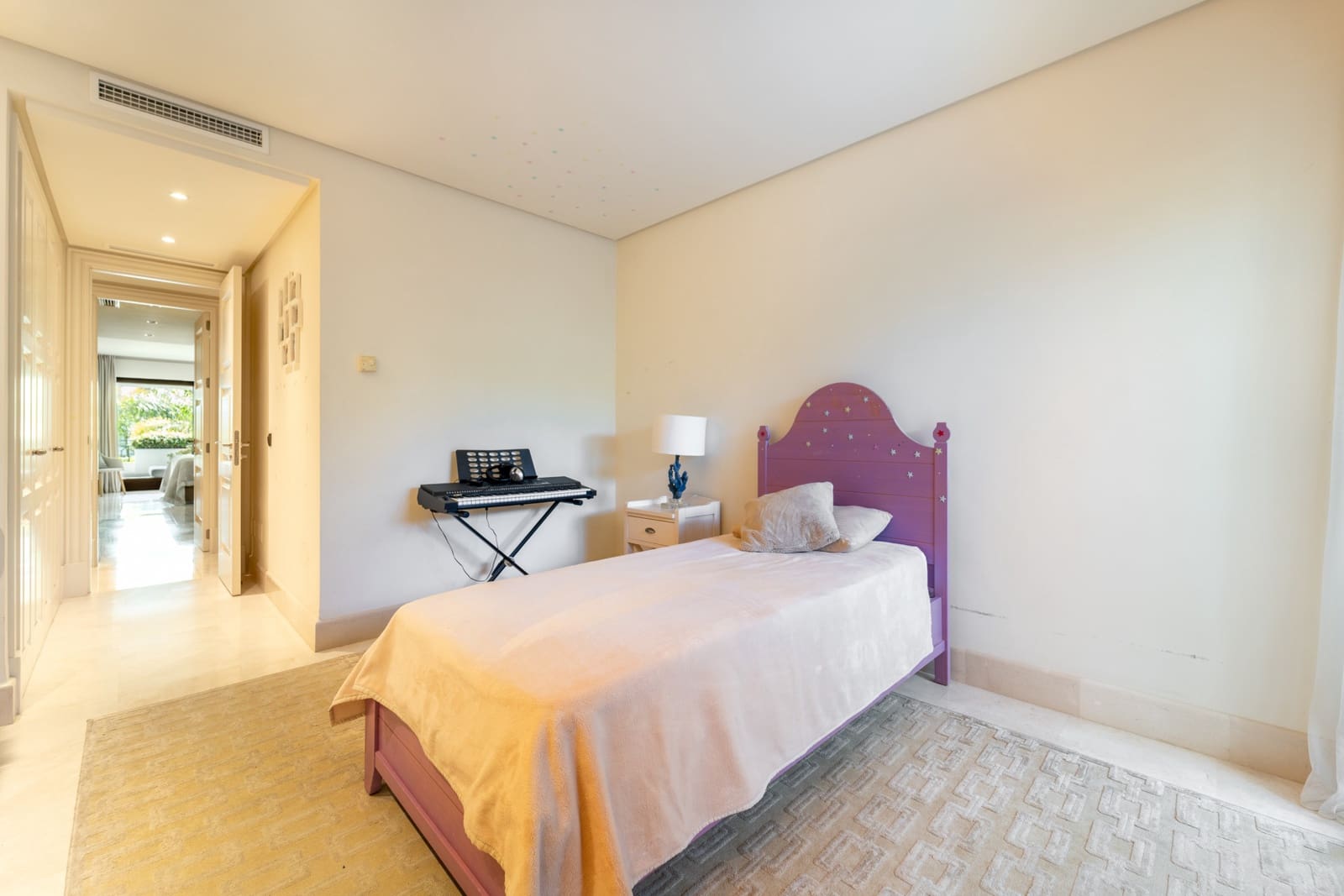 2 soveværelse Lejlighed til salg i Estepona med swimmingpool garage - € 1.390.000 (Ref: 9788257)