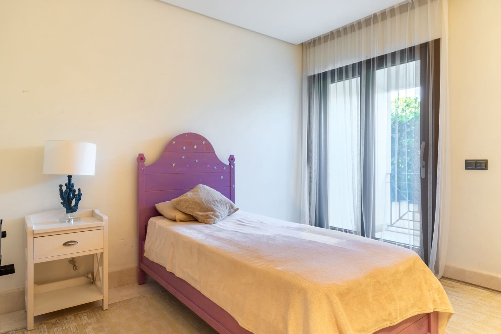 2 soveværelse Lejlighed til salg i Estepona med swimmingpool garage - € 1.390.000 (Ref: 9788257)