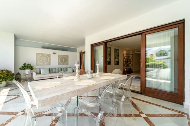 2 soveværelse Lejlighed til salg i Seghers, Estepona med swimmingpool garage - € 1.390.000 (Ref: 9788257)