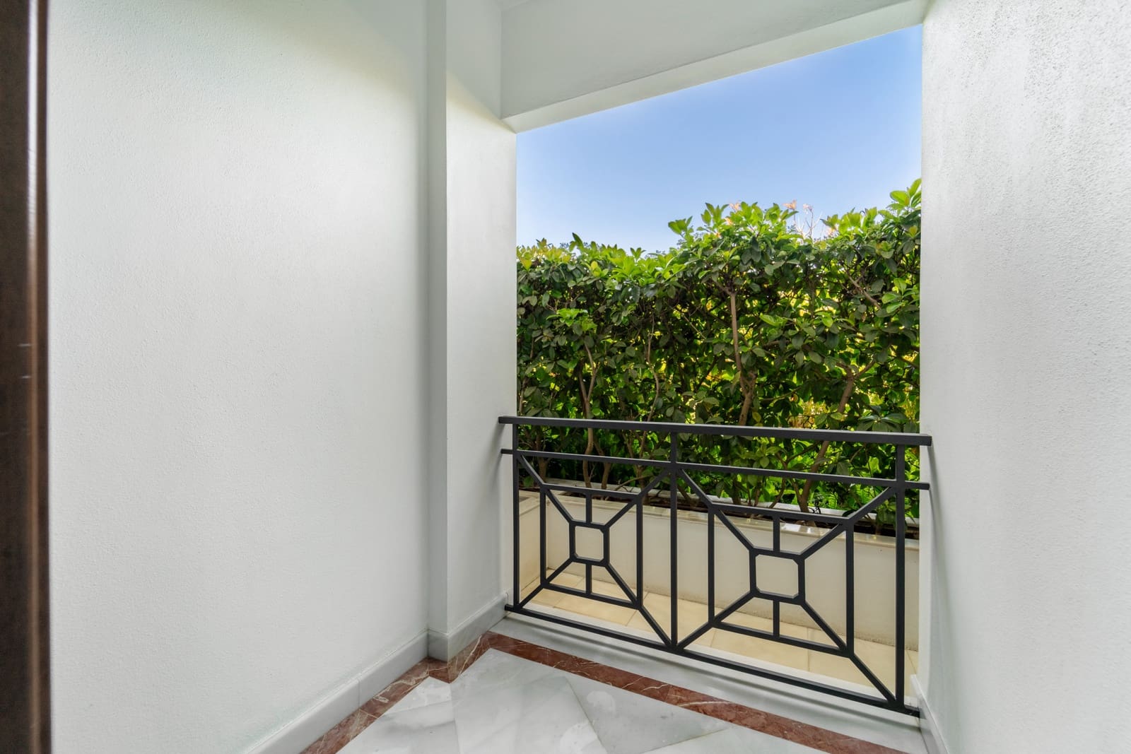 2 soveværelse Lejlighed til salg i Estepona med swimmingpool garage - € 1.390.000 (Ref: 9788257)