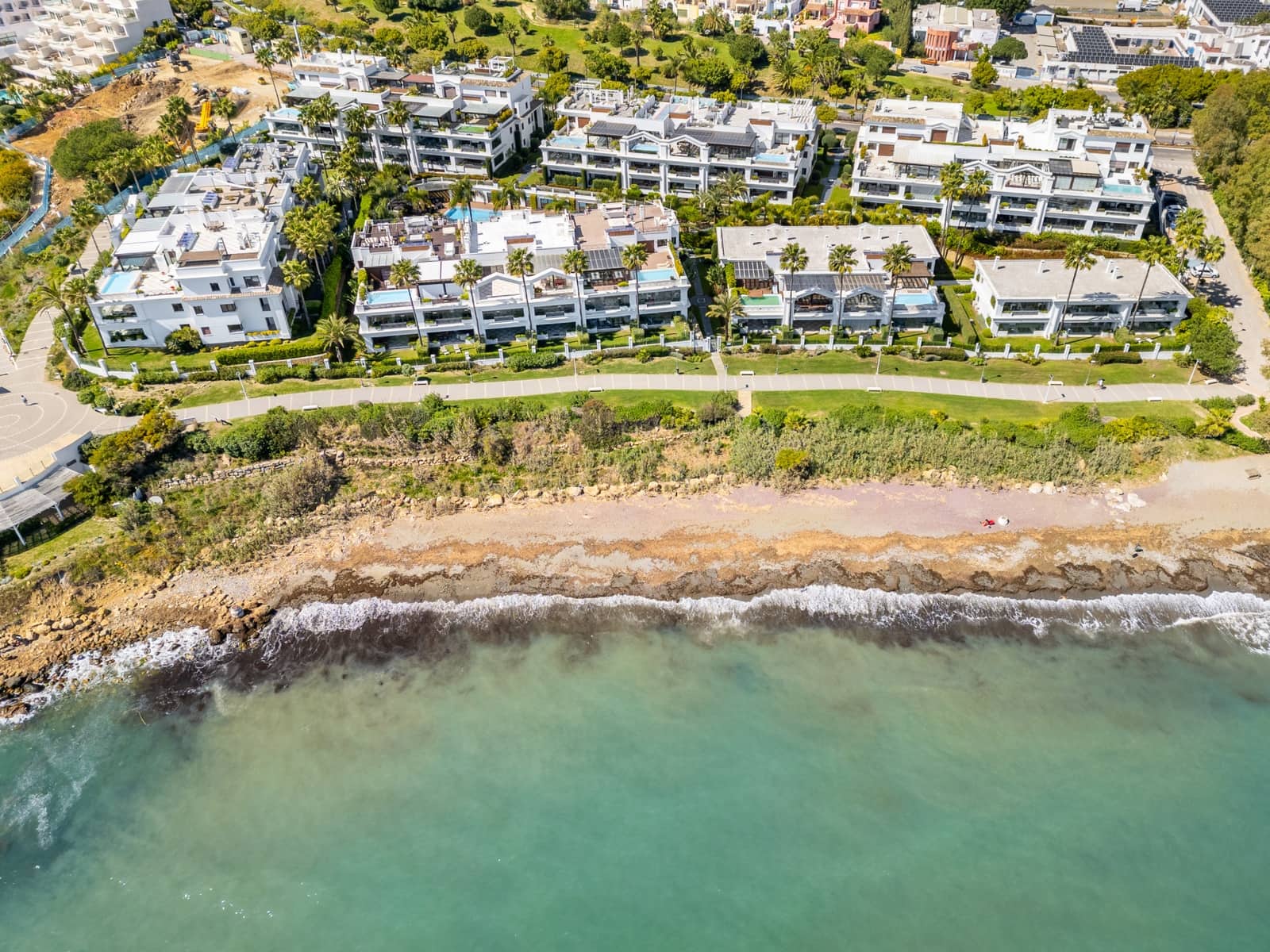 2 soveværelse Lejlighed til salg i Estepona med swimmingpool garage - € 1.390.000 (Ref: 9788257)