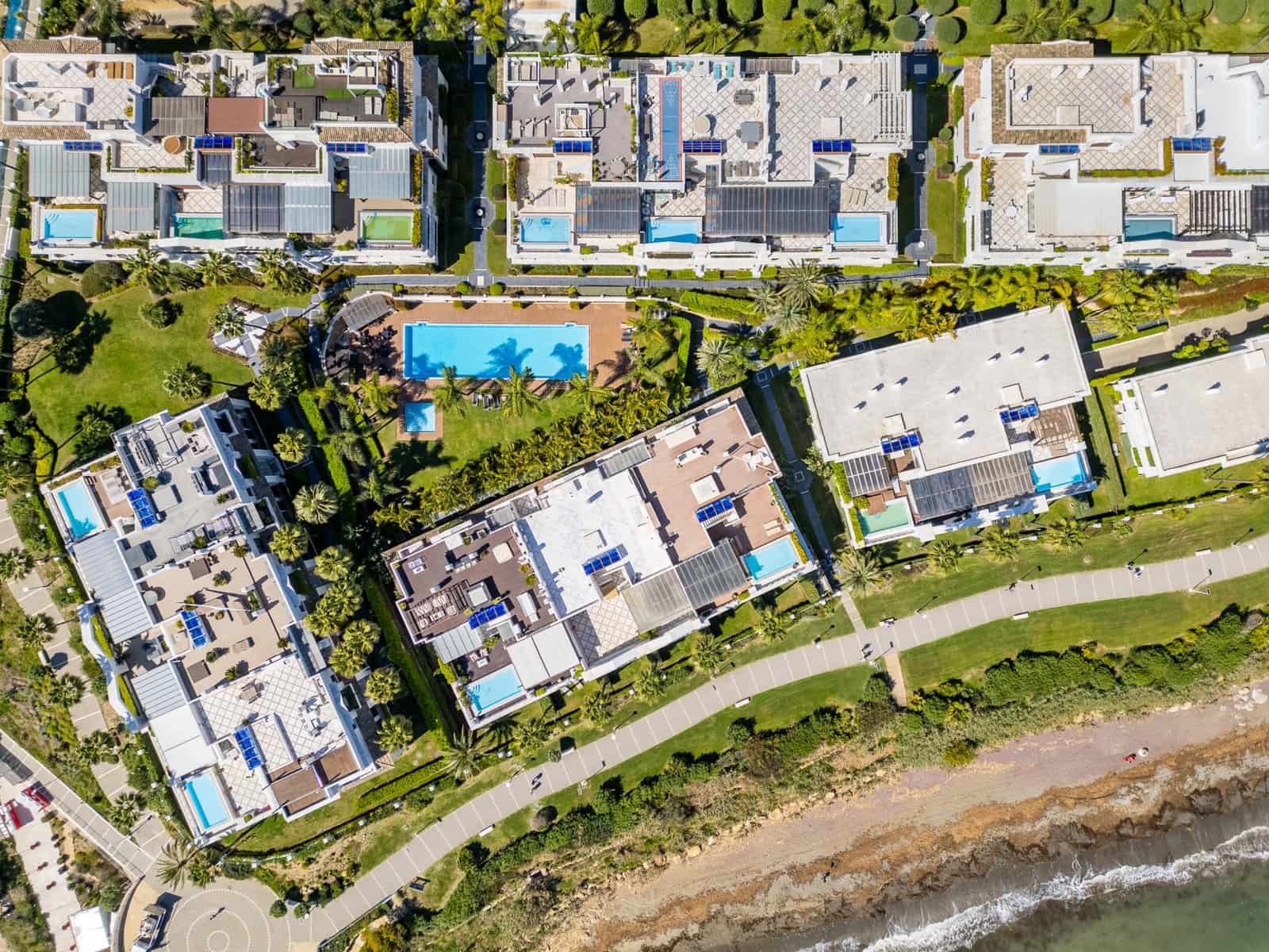 2 soveværelse Lejlighed til salg i Estepona med swimmingpool garage - € 1.390.000 (Ref: 9788257)