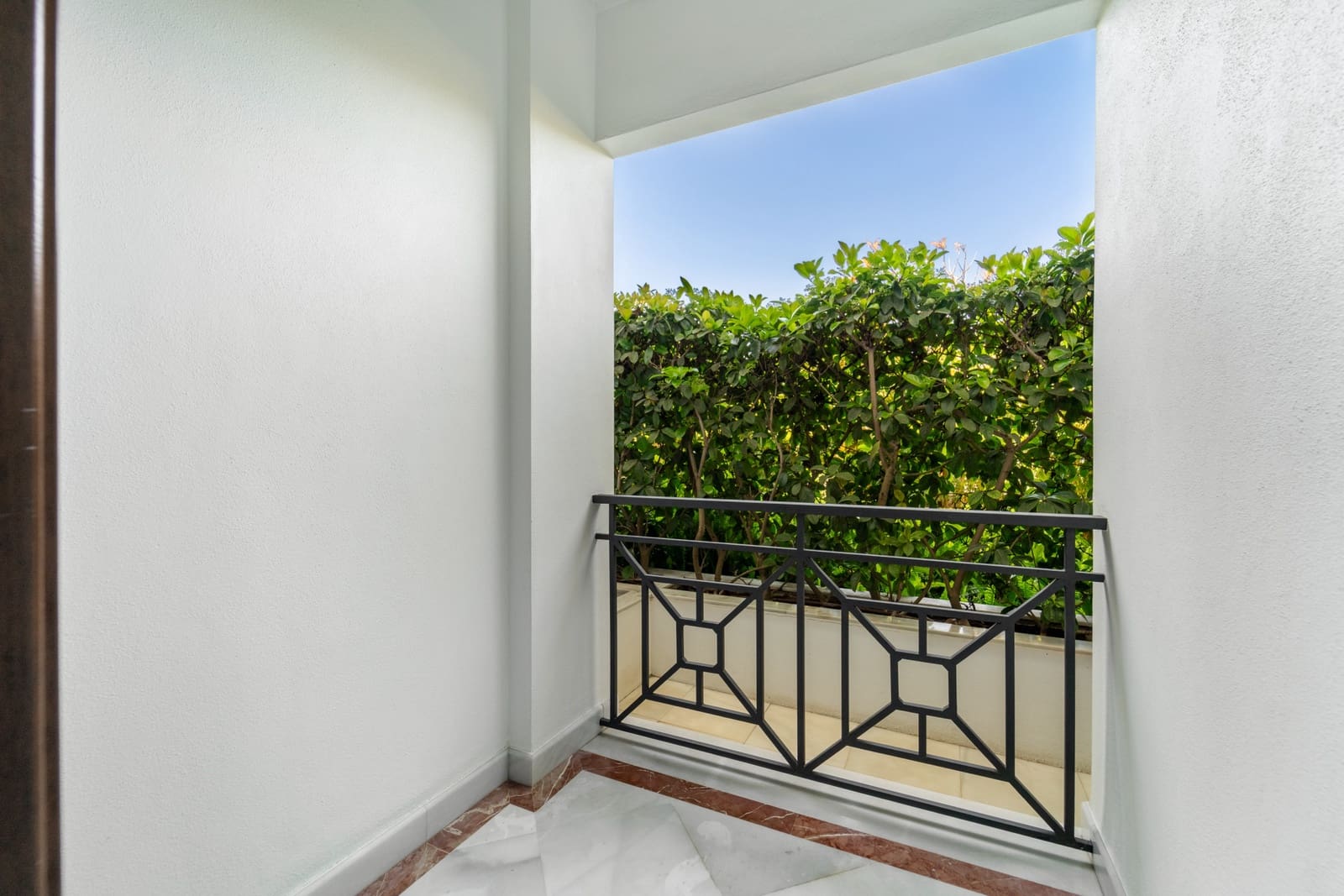 2 soveværelse Lejlighed til salg i Estepona med swimmingpool garage - € 1.390.000 (Ref: 9788257)