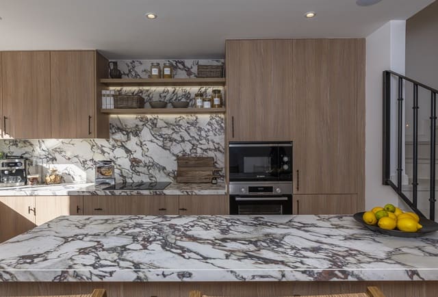 4 chambre Maison de Ville à vendre à Marbella avec piscine - 979 000 € (Ref: 9788258)