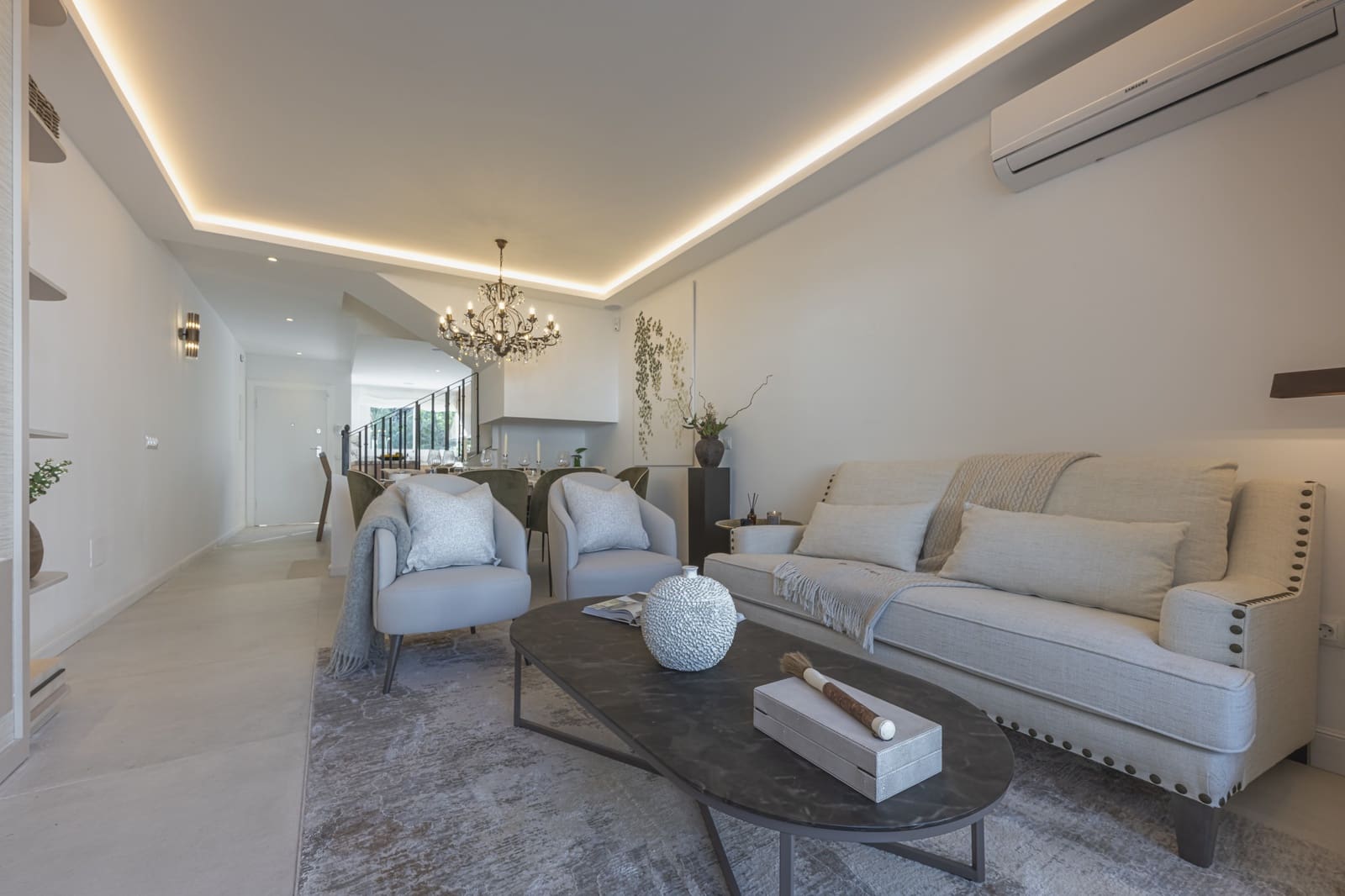 4 chambre Maison de Ville à vendre à Marbella avec piscine - 895 000 € (Ref: 9788258)