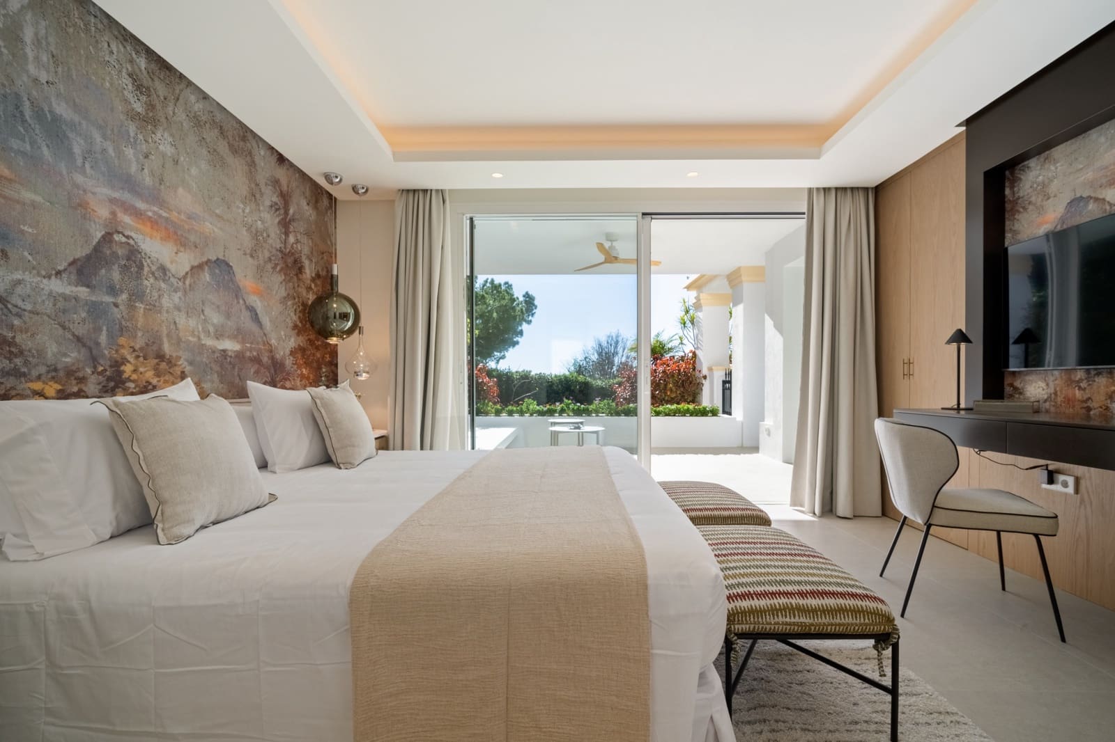 4 bedroom Apartment for sale in Marbella with pool garage - € 2,450,000 (Ref: 9790850)