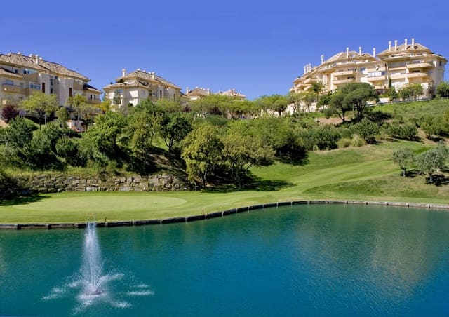 3 slaapkamer Penthouse te koop in Marbella met zwembad garage - € 1.600.000 (Ref: 9794380)