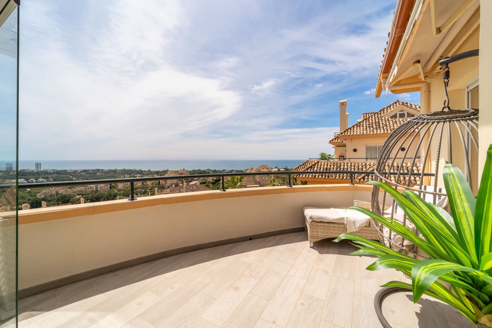 3 soverom Penthouse til salgs i Marbella med svømmebasseng garasje - € 1 600 000 (Ref: 9794380)