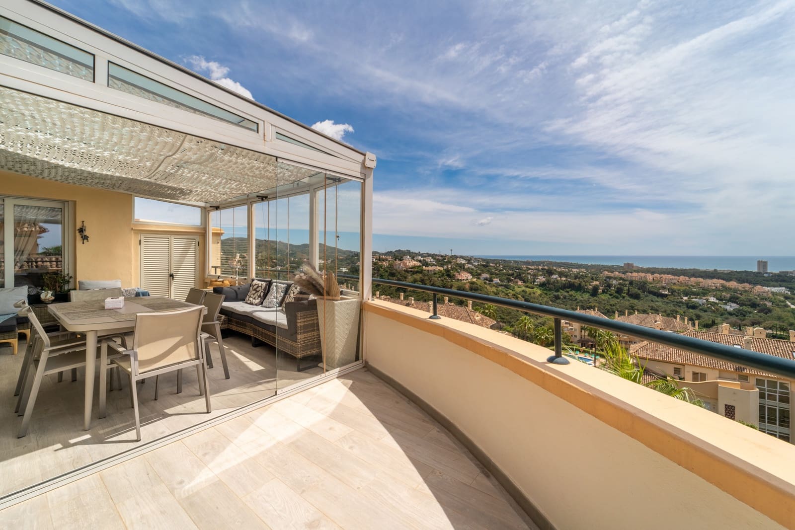 3 soverom Penthouse til salgs i Marbella med svømmebasseng garasje - € 1 600 000 (Ref: 9794380)