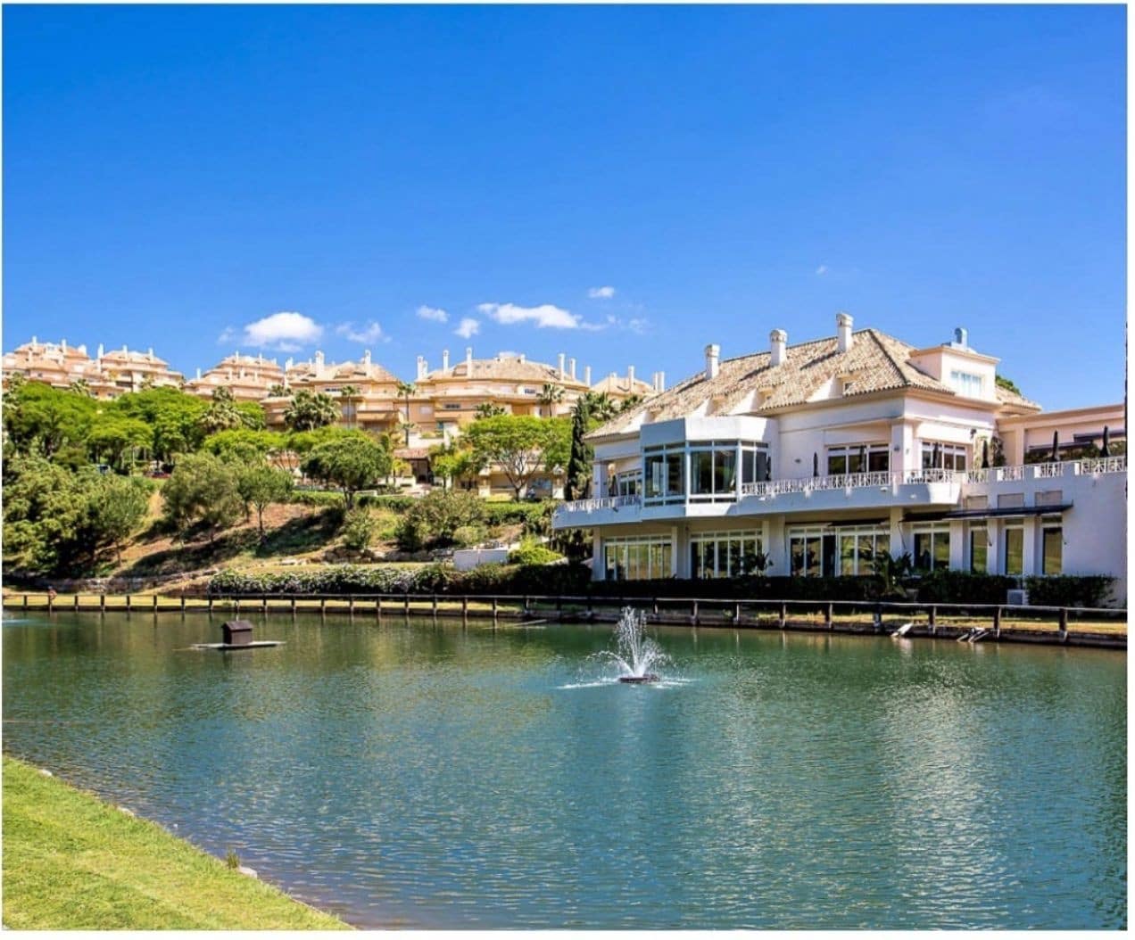 3 soverom Penthouse til salgs i Marbella med svømmebasseng garasje - € 1 600 000 (Ref: 9794380)