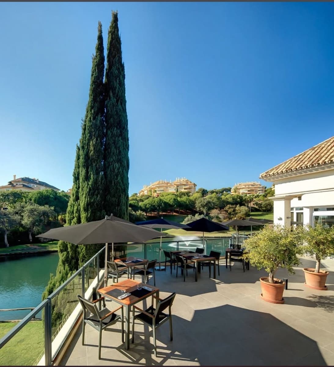 3 soverom Penthouse til salgs i Marbella med svømmebasseng garasje - € 1 600 000 (Ref: 9794380)