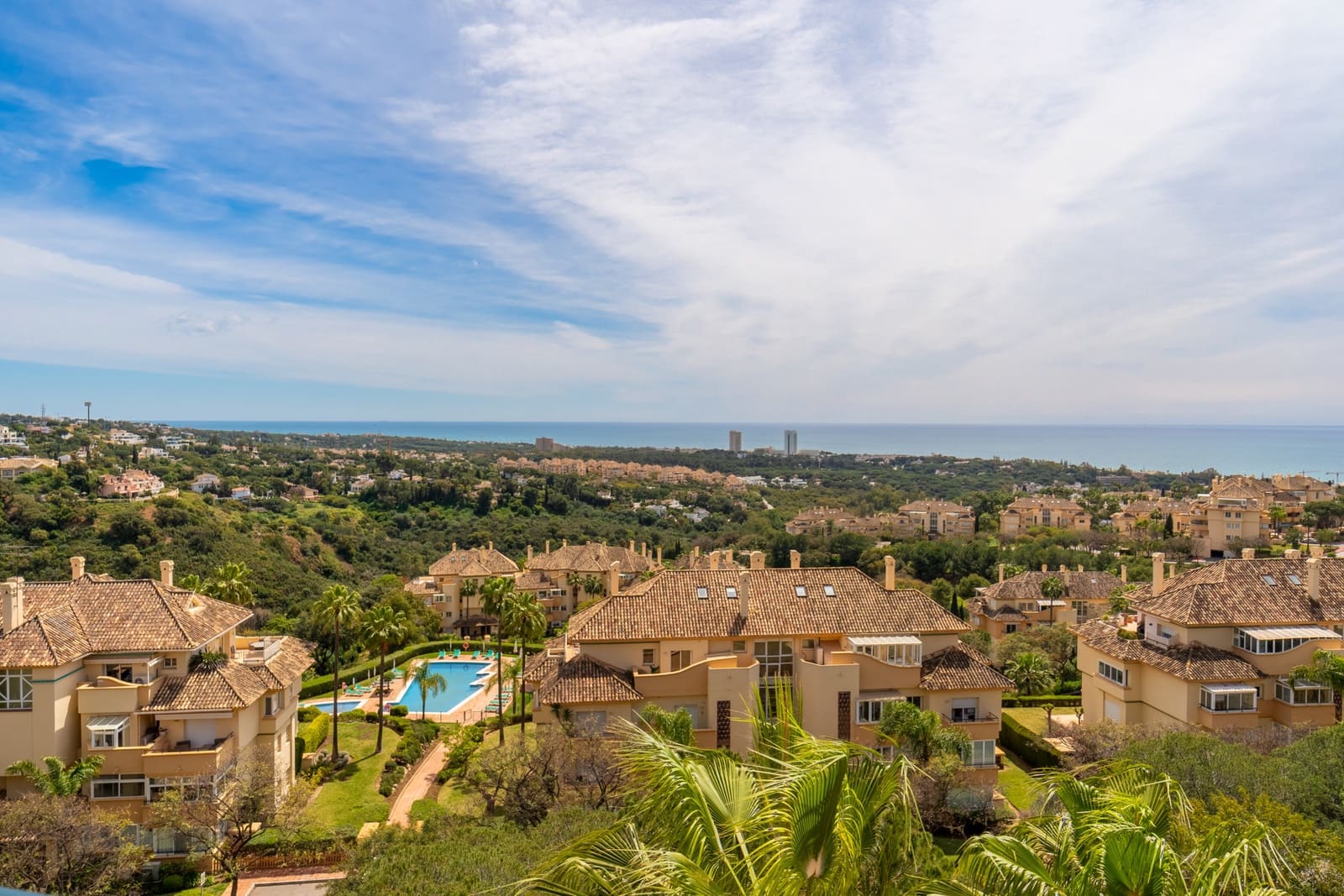 3 soverom Penthouse til salgs i Marbella med svømmebasseng garasje - € 1 600 000 (Ref: 9794380)
