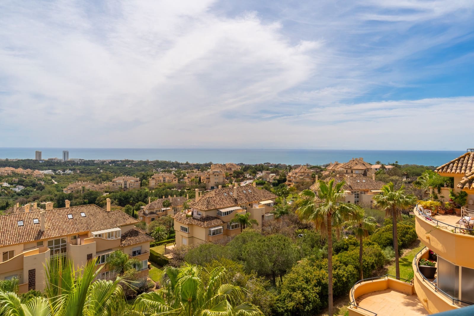 3 soverom Penthouse til salgs i Marbella med svømmebasseng garasje - € 1 600 000 (Ref: 9794380)