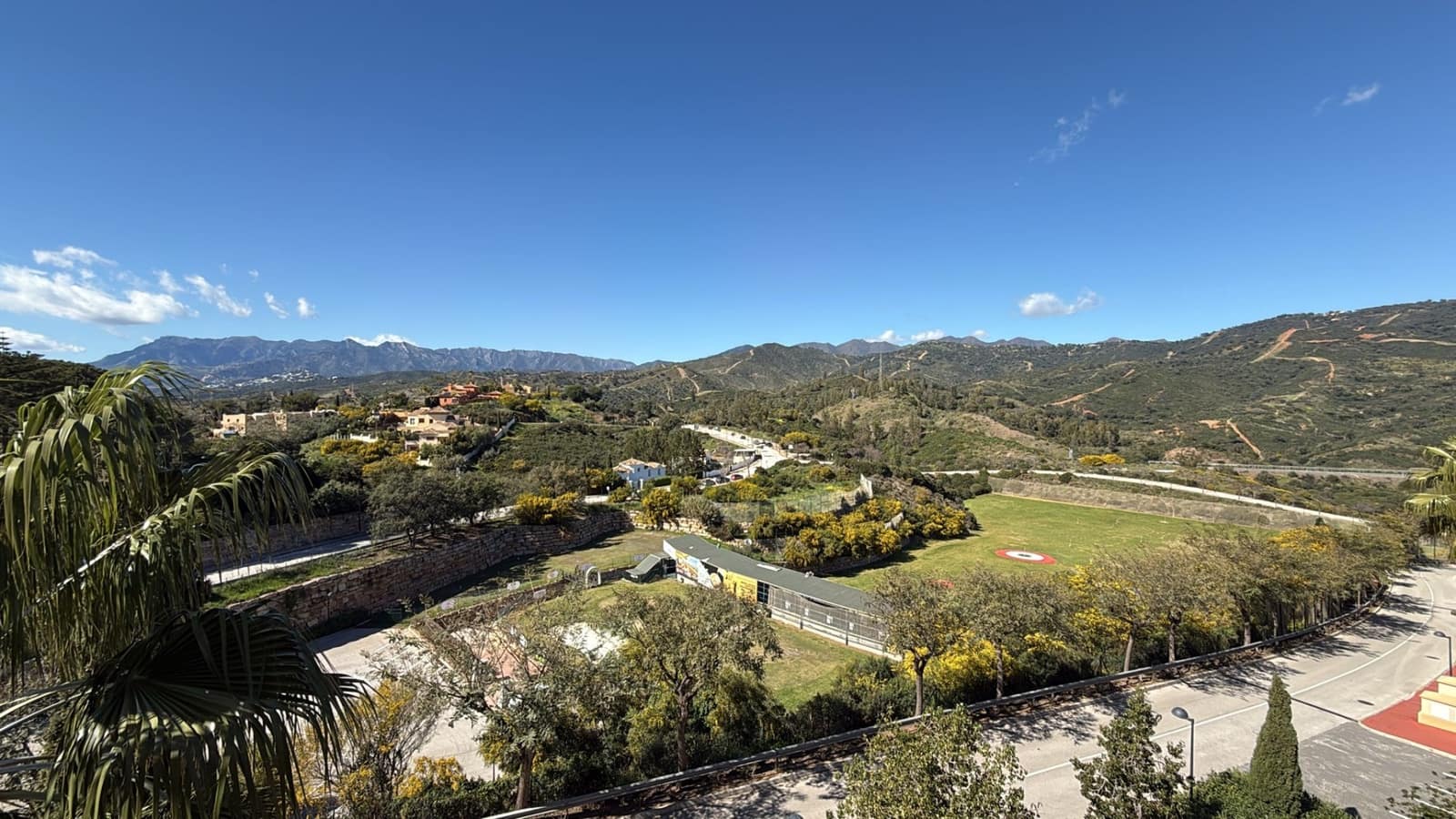 3 soverom Penthouse til salgs i Marbella med svømmebasseng garasje - € 1 600 000 (Ref: 9794380)