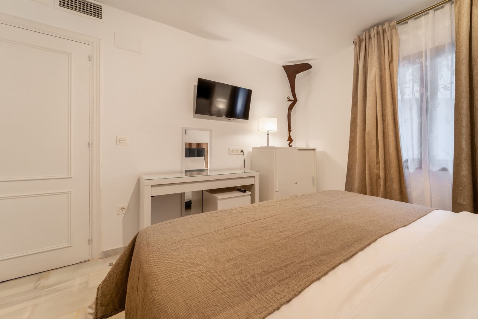 Apartamento de 2 habitaciones en Puerto Banus en venta - 775.000 € (Ref: 9796917)