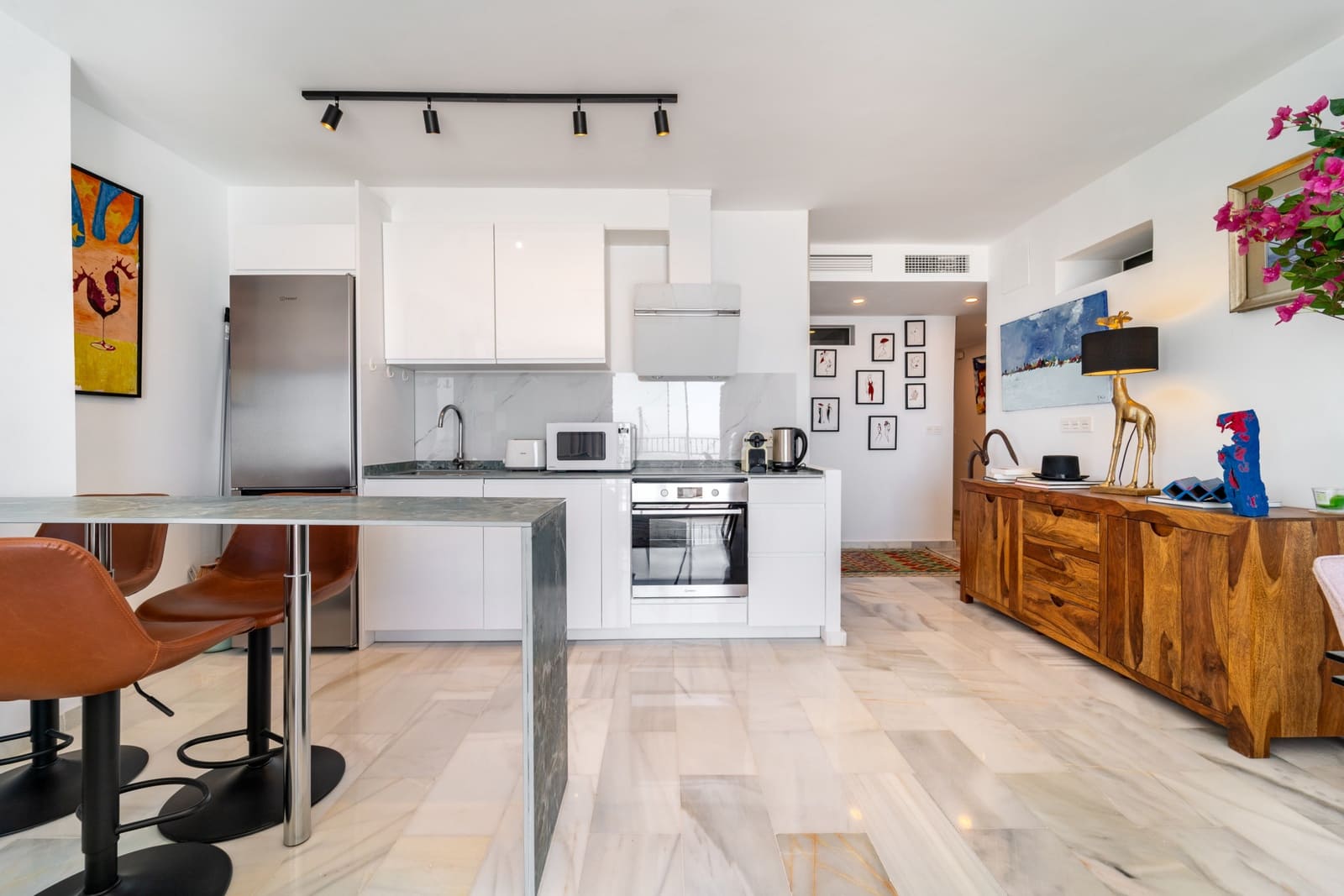 Apartamento de 2 habitaciones en Puerto Banus en venta - 775.000 € (Ref: 9796917)