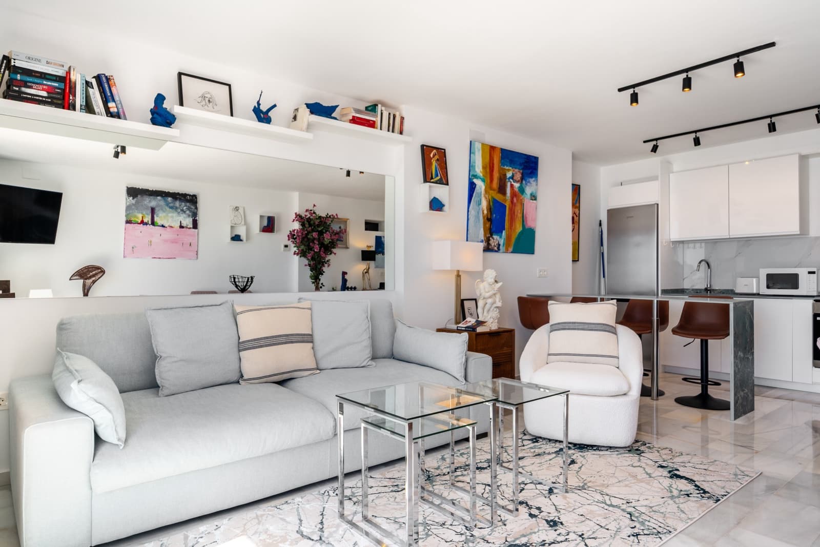 Apartamento de 2 habitaciones en Puerto Banus en venta - 775.000 € (Ref: 9796917)