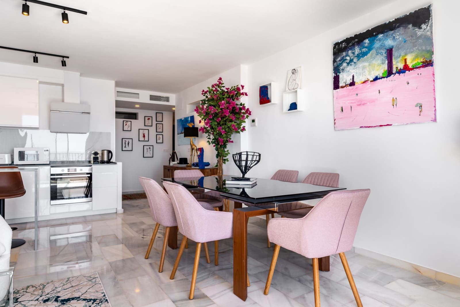 Apartamento de 2 habitaciones en Puerto Banus en venta - 775.000 € (Ref: 9796917)