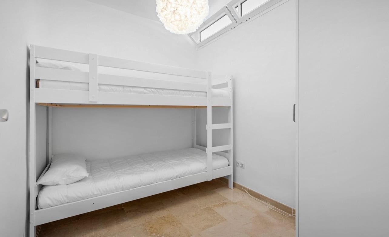 2 slaapkamer Appartement te huur in Golden Mile met zwembad garage - € 2.750 (Ref: 9797706)