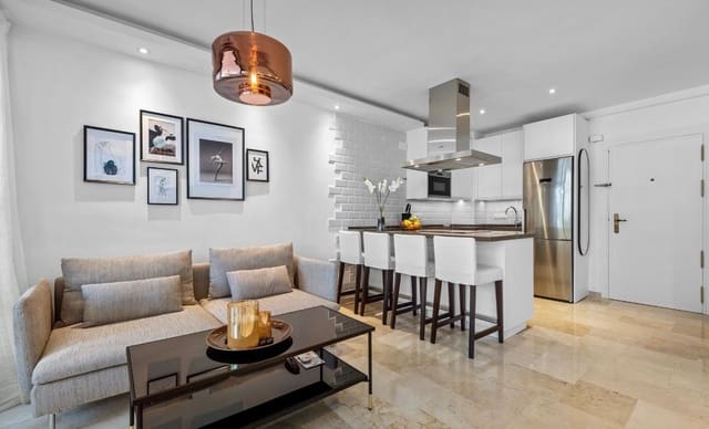 2 soverom Leilighet til leie i Golden Mile, Marbella med svømmebasseng garasje - € 2 750 (Ref: 9797706)