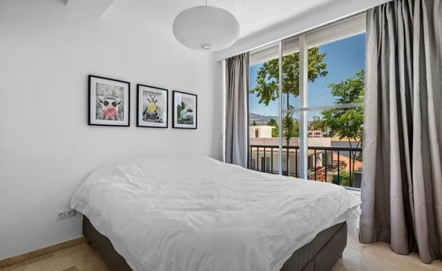 2 soverom Leilighet til leie i Golden Mile, Marbella med svømmebasseng garasje - € 2 750 (Ref: 9797706)