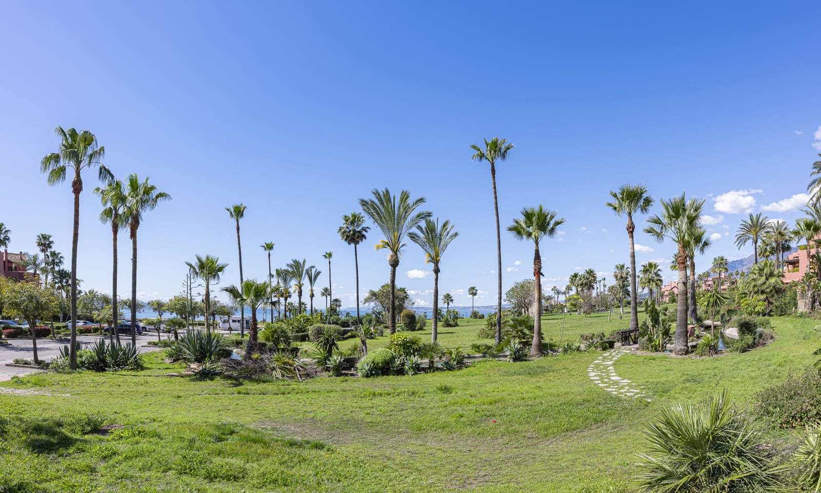 3 makuuhuone Kattohuoneisto myytävänä paikassa Estepona mukana uima-altaan 
autotalli - 4 500 000 € (Ref: 9799053)