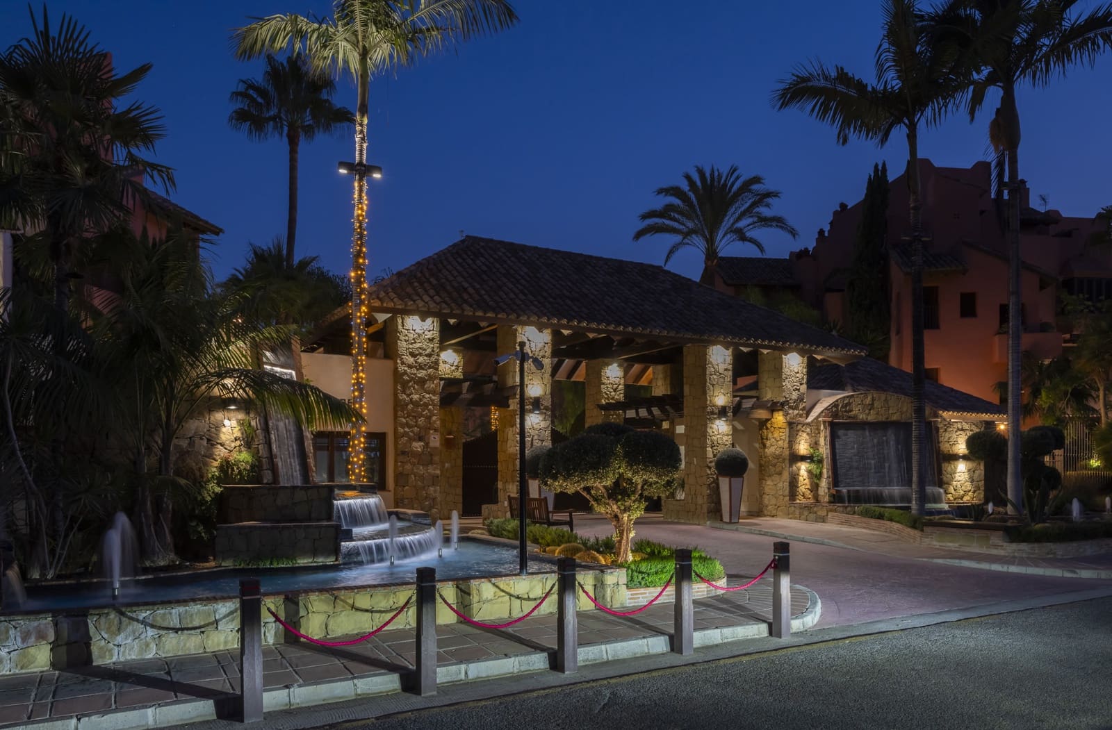 3 makuuhuone Kattohuoneisto myytävänä paikassa Estepona mukana uima-altaan 
autotalli - 4 500 000 € (Ref: 9799053)