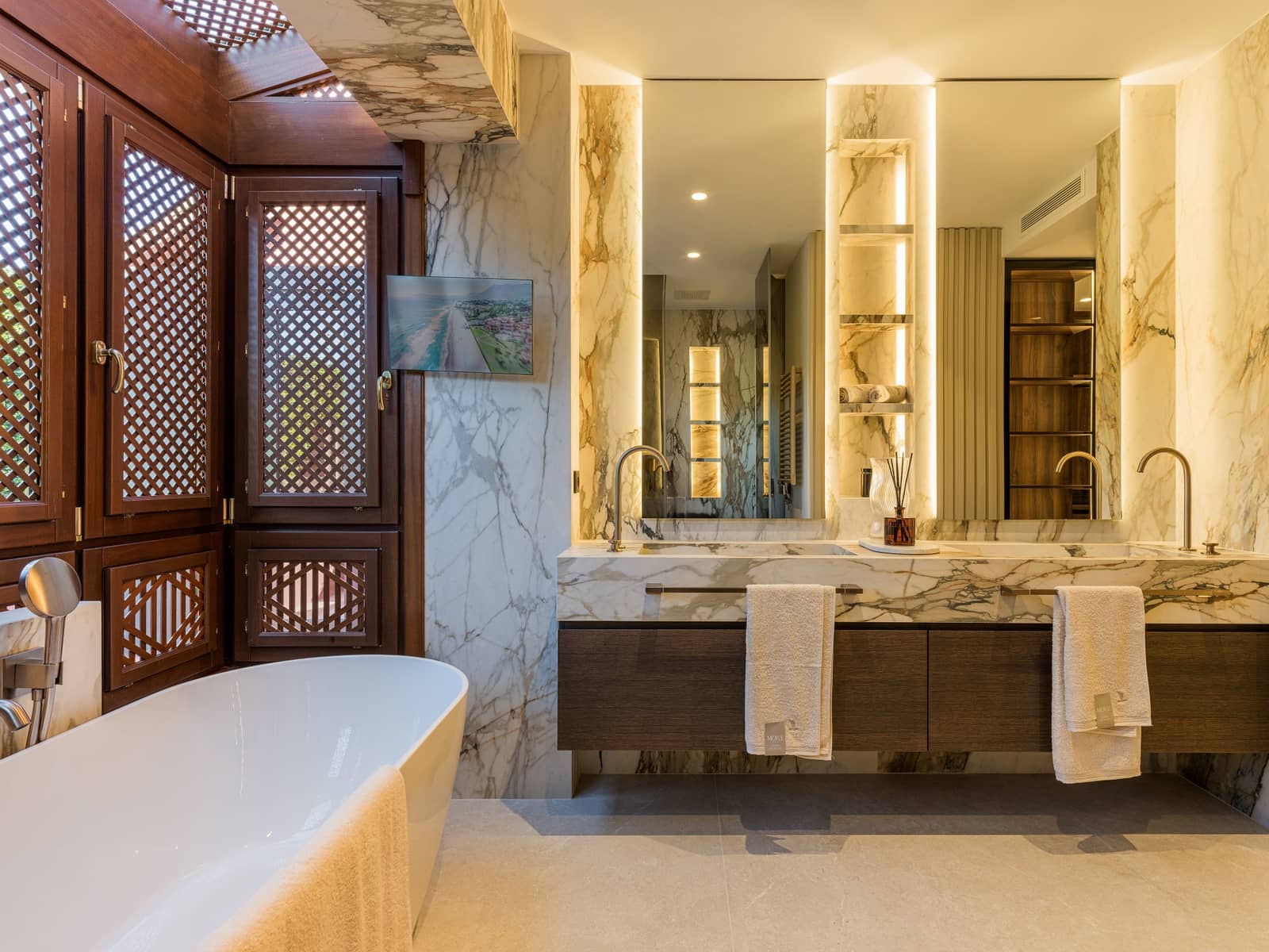 3 makuuhuone Kattohuoneisto myytävänä paikassa Estepona mukana uima-altaan 
autotalli - 4 500 000 € (Ref: 9799053)