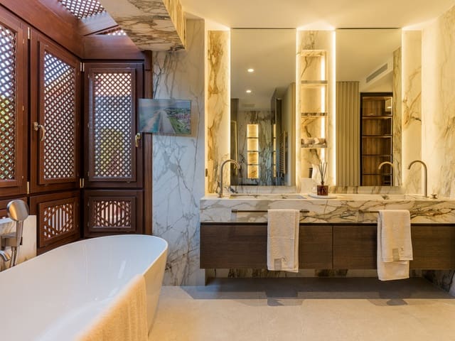 3 makuuhuone Kattohuoneisto myytävänä paikassa Estepona mukana uima-altaan 
autotalli - 4 500 000 € (Ref: 9799053)