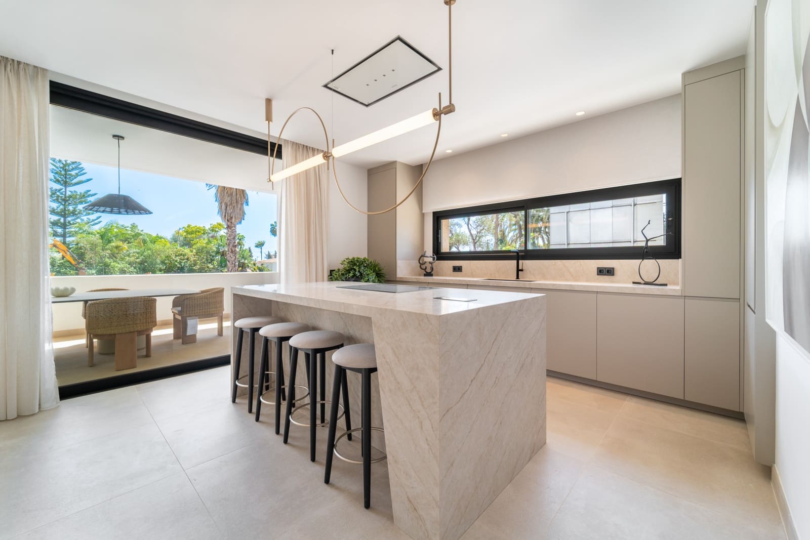 5 sypialnia Willa na sprzedaż w Marbella z basenem garażem - 4 600 000 € (Ref: 9806300)