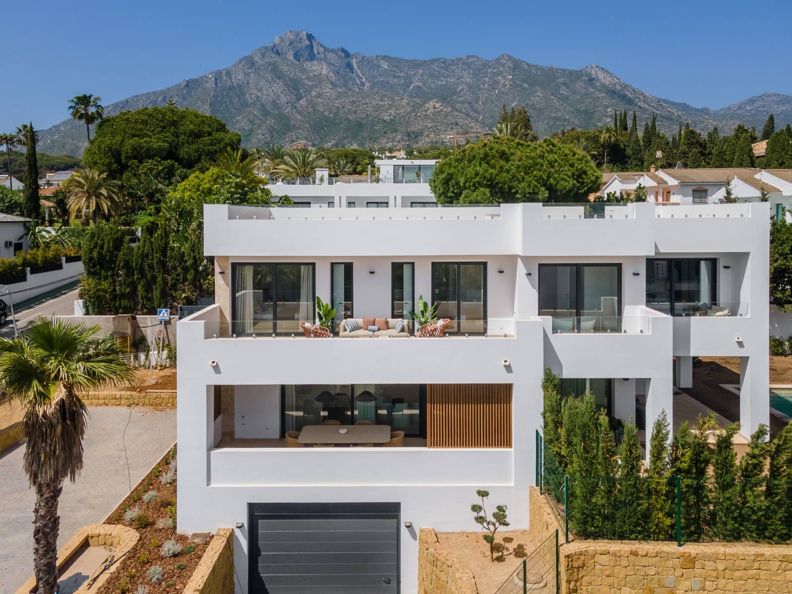 5 sypialnia Willa na sprzedaż w Marbella z basenem garażem - 4 600 000 € (Ref: 9806300)