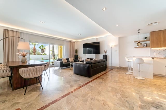 4 bedroom Semi-detached Villa for sale in Marbella with pool garage - € 1,485,000 (Ref: 9806301)