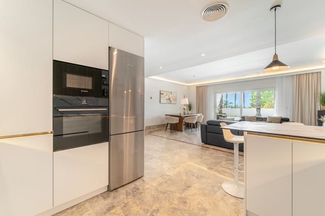 4 bedroom Semi-detached Villa for sale in Marbella with pool garage - € 1,485,000 (Ref: 9806301)