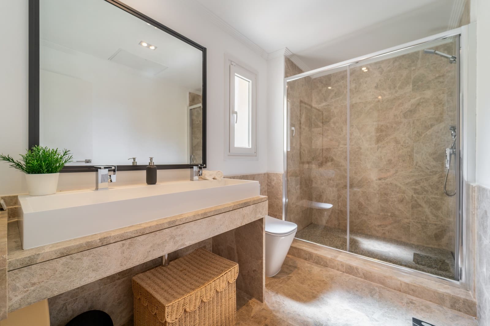 4 bedroom Semi-detached Villa for sale in Marbella with pool garage - € 1,485,000 (Ref: 9806301)