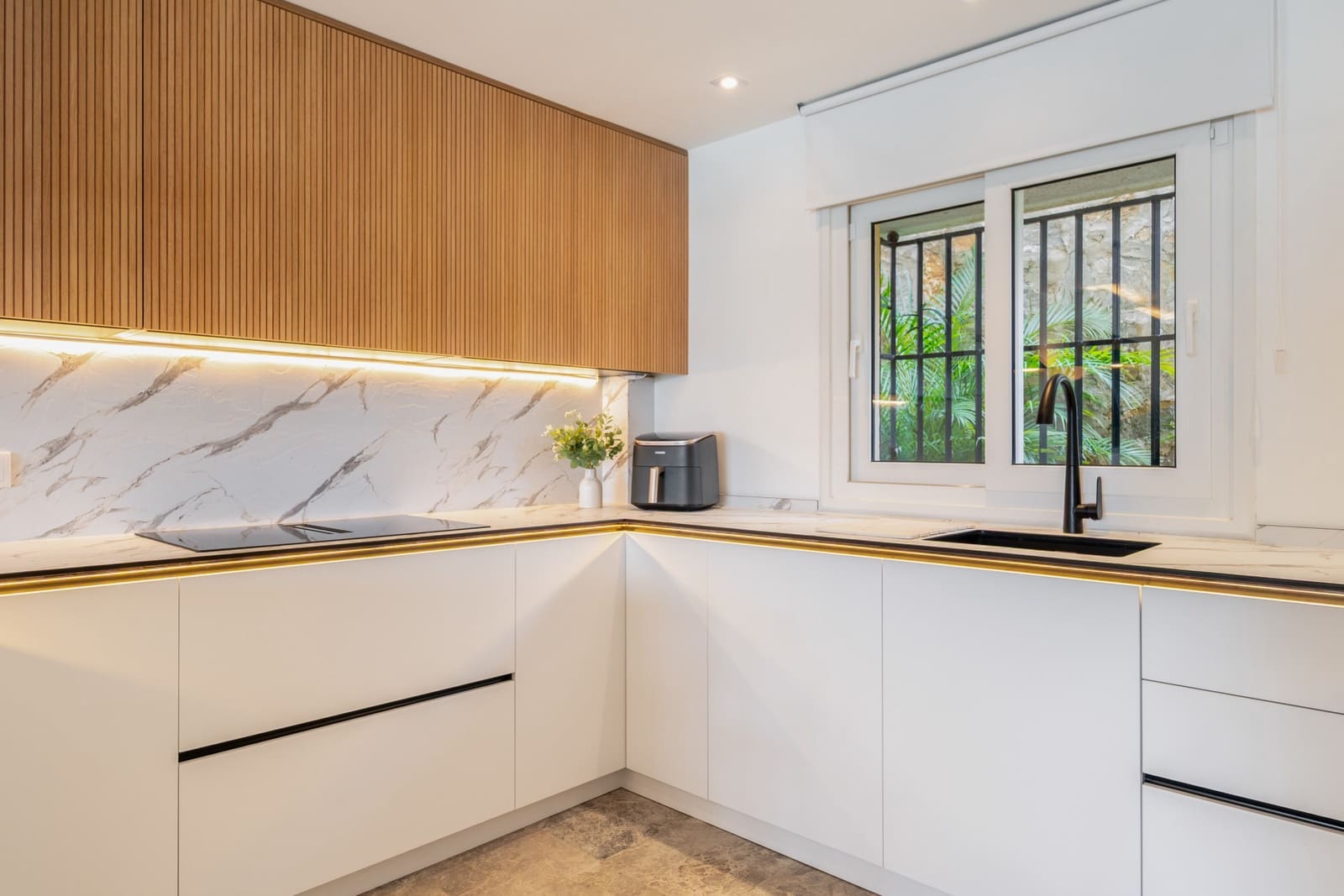 4 bedroom Semi-detached Villa for sale in Marbella with pool garage - € 1,485,000 (Ref: 9806301)