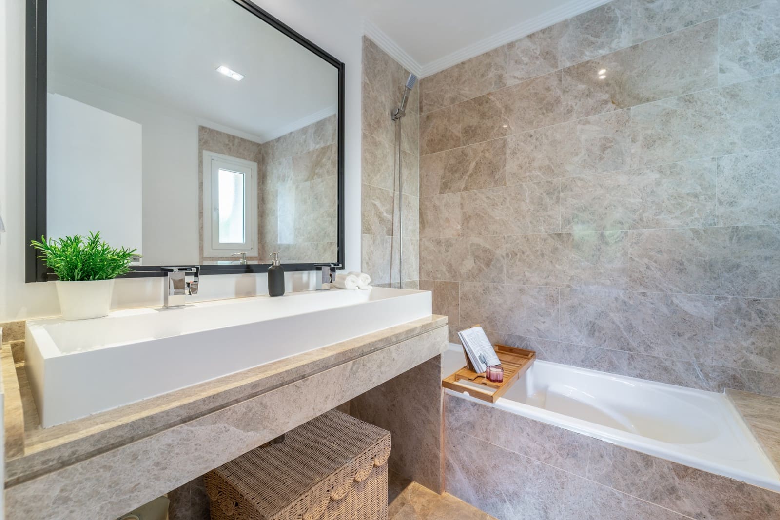 4 bedroom Semi-detached Villa for sale in Marbella with pool garage - € 1,485,000 (Ref: 9806301)