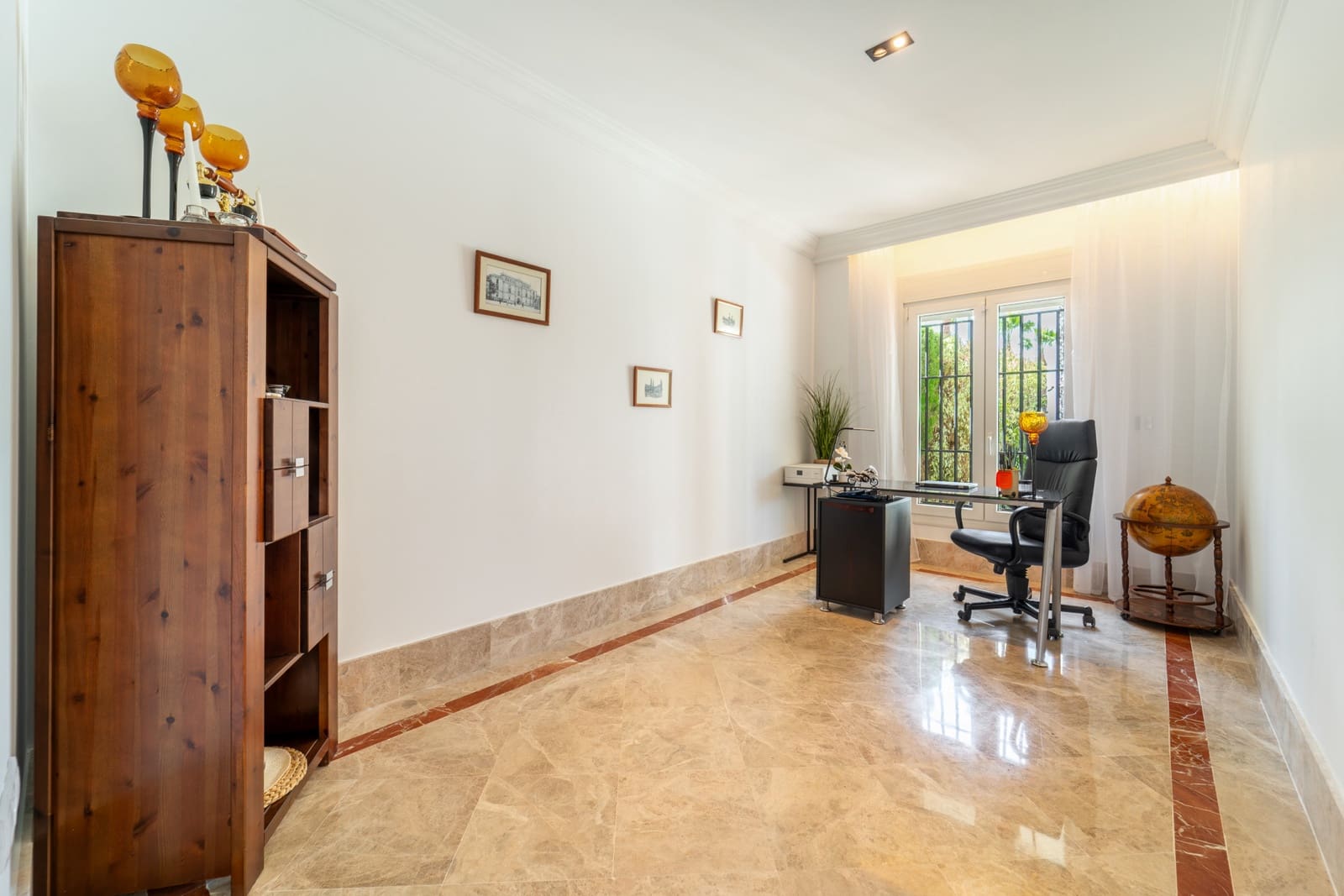 4 bedroom Semi-detached Villa for sale in Marbella with pool garage - € 1,485,000 (Ref: 9806301)