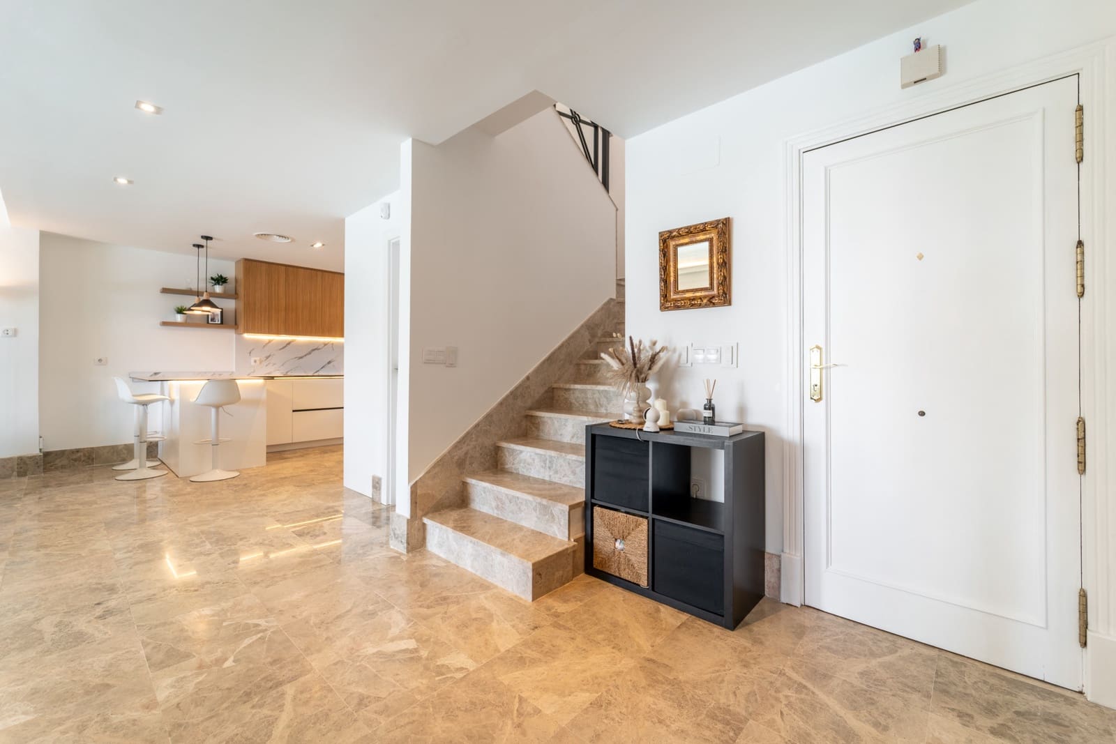 4 bedroom Semi-detached Villa for sale in Marbella with pool garage - € 1,495,000 (Ref: 9806301)