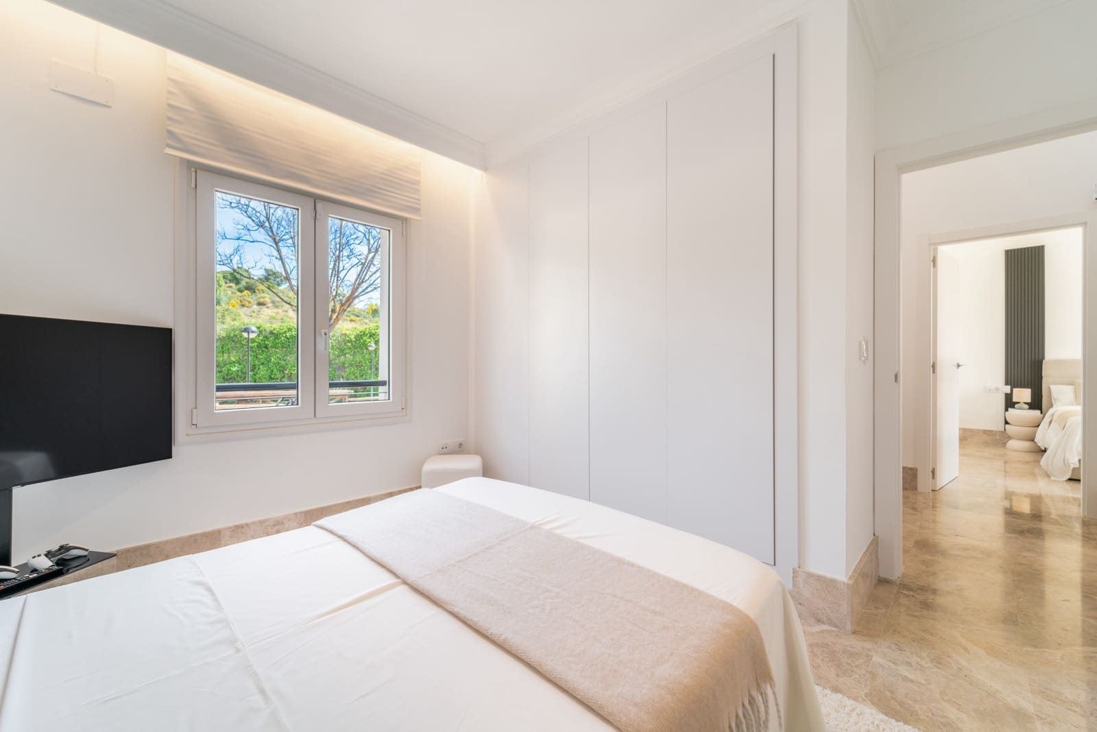 4 bedroom Semi-detached Villa for sale in Marbella with pool garage - € 1,495,000 (Ref: 9806301)