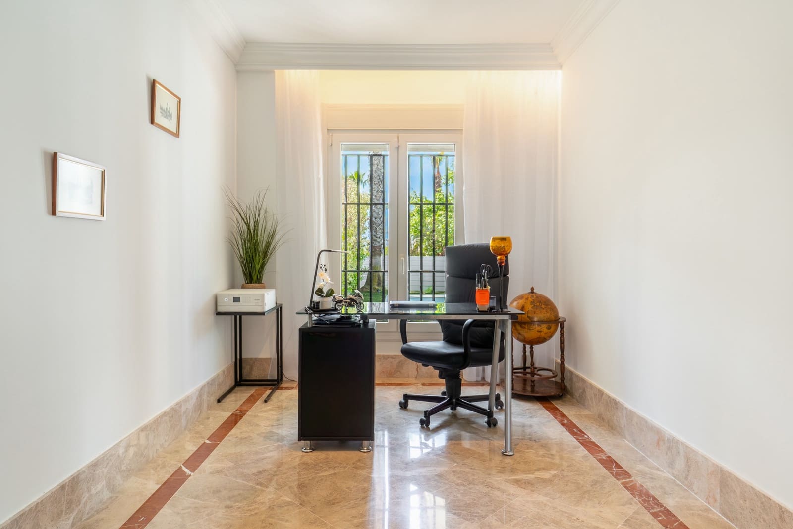 4 bedroom Semi-detached Villa for sale in Marbella with pool garage - € 1,495,000 (Ref: 9806301)