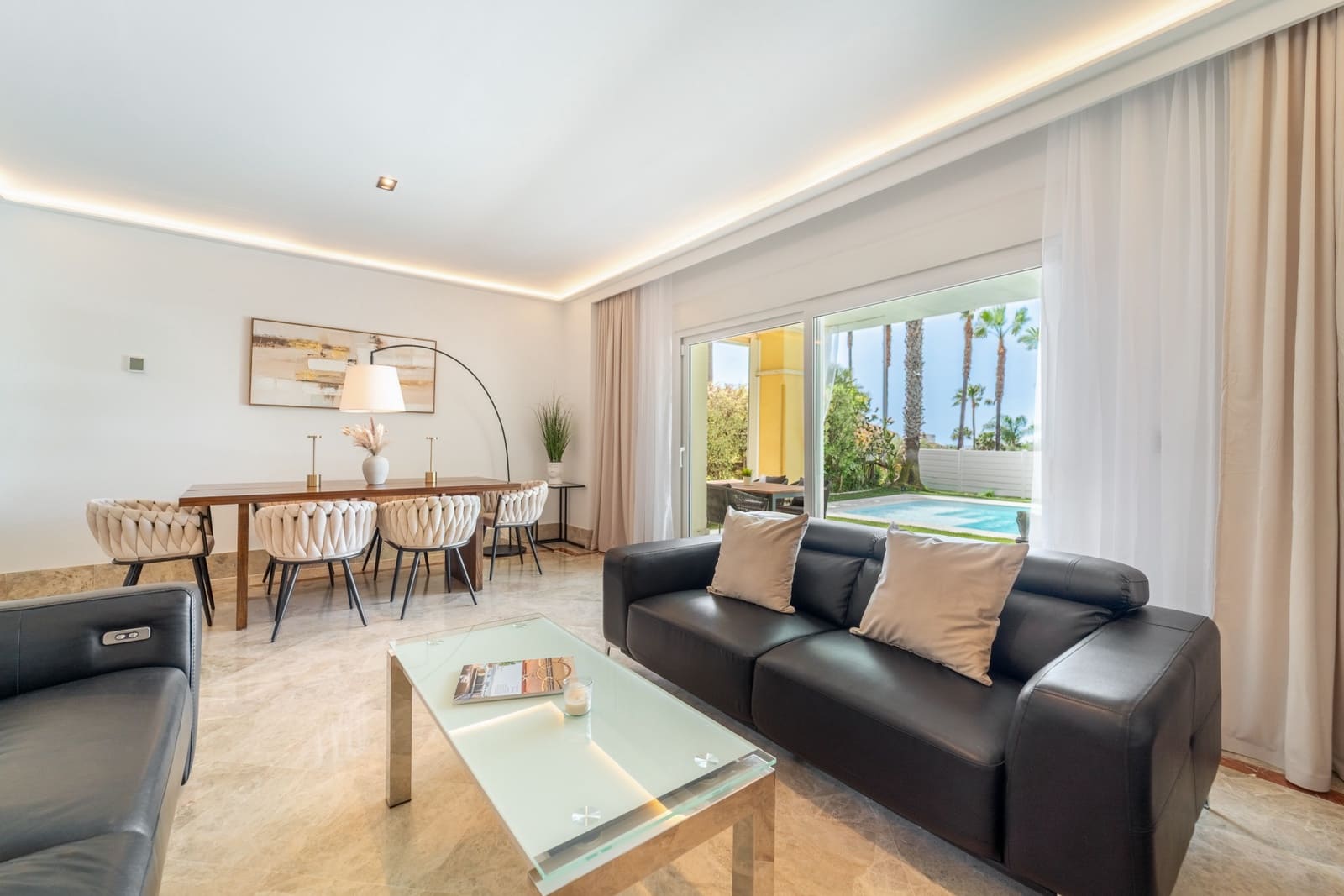 4 bedroom Semi-detached Villa for sale in Marbella with pool garage - € 1,495,000 (Ref: 9806301)