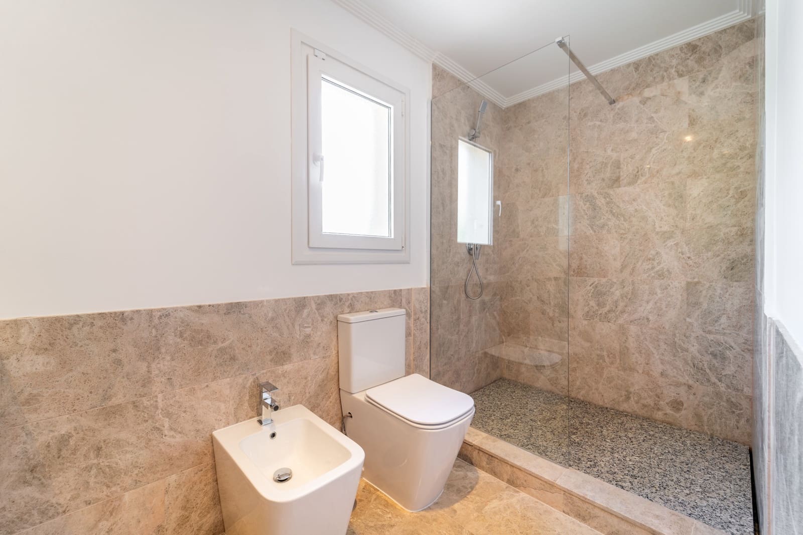 4 bedroom Semi-detached Villa for sale in Marbella with pool garage - € 1,495,000 (Ref: 9806301)