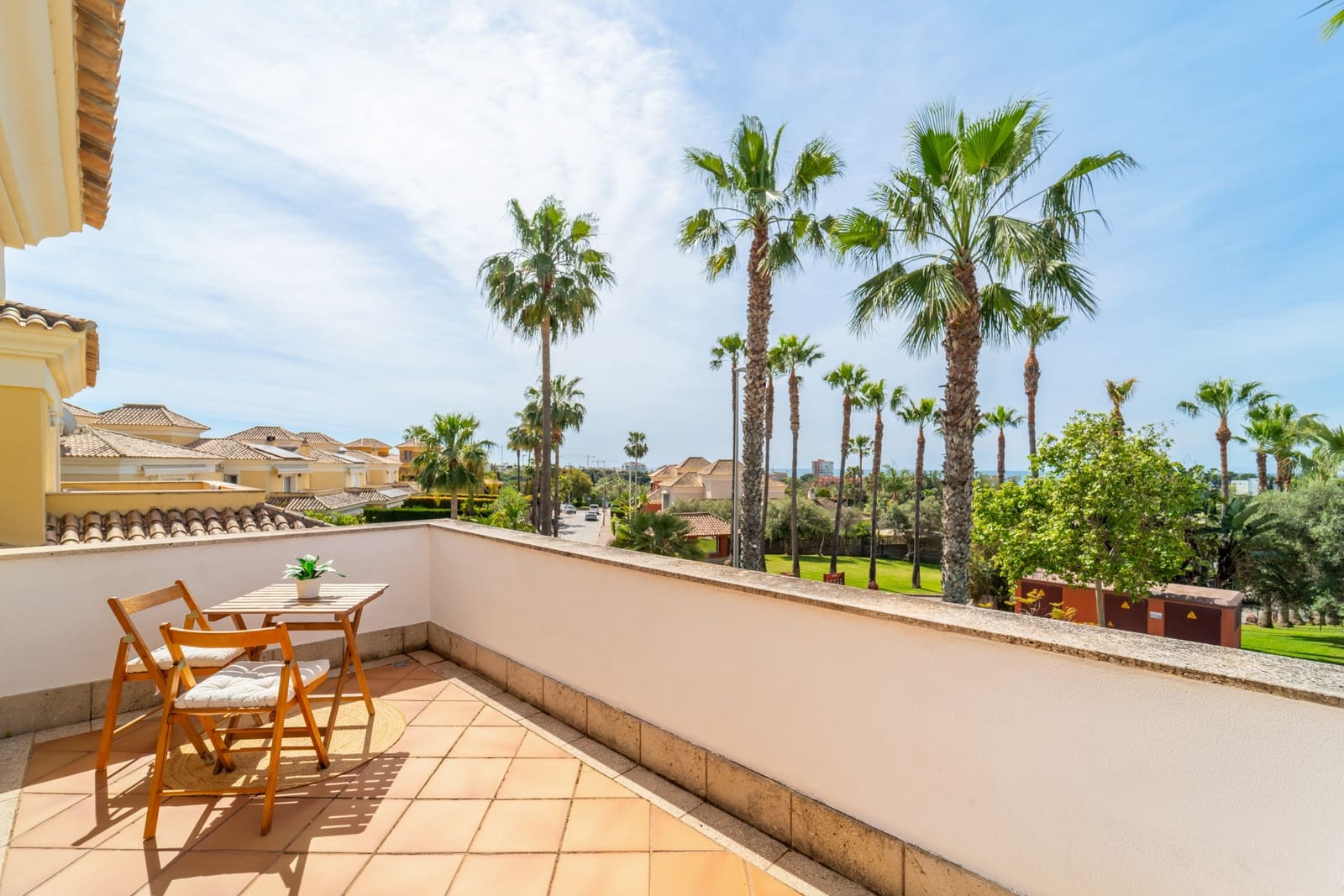 4 bedroom Semi-detached Villa for sale in Marbella with pool garage - € 1,495,000 (Ref: 9806301)