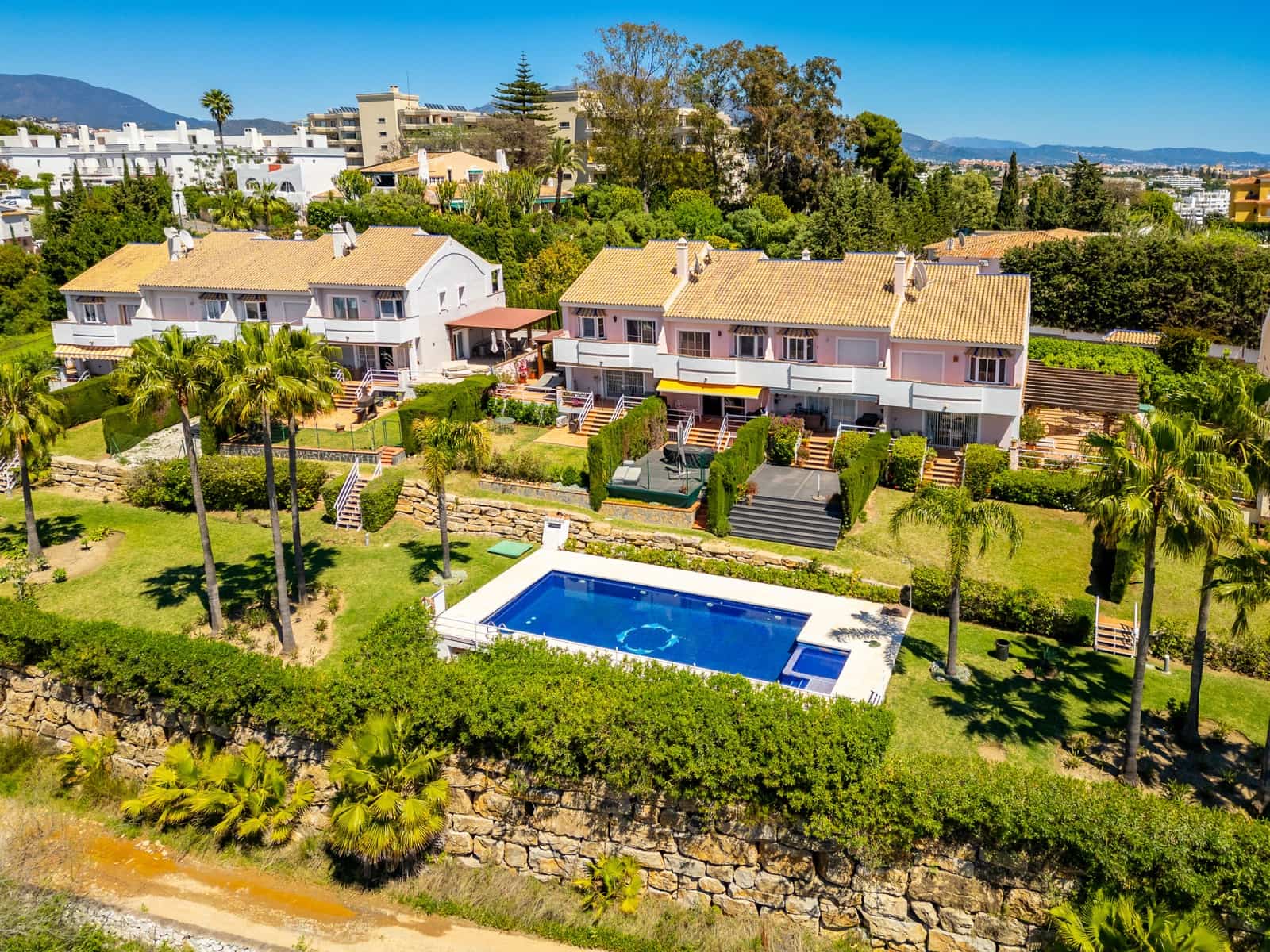 3 bedroom Townhouse for sale in Atalaya-Isdabe with pool garage - € 795,000 (Ref: 9811420)