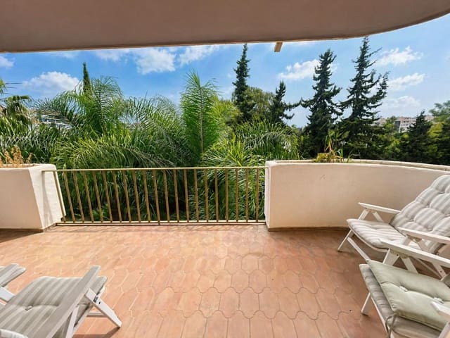 2 makuuhuone Huoneisto vuokrattavana paikassa Nueva Andalucia, Marbella mukana uima-altaan 
autotalli - 1 950 € (Ref: 9816239)