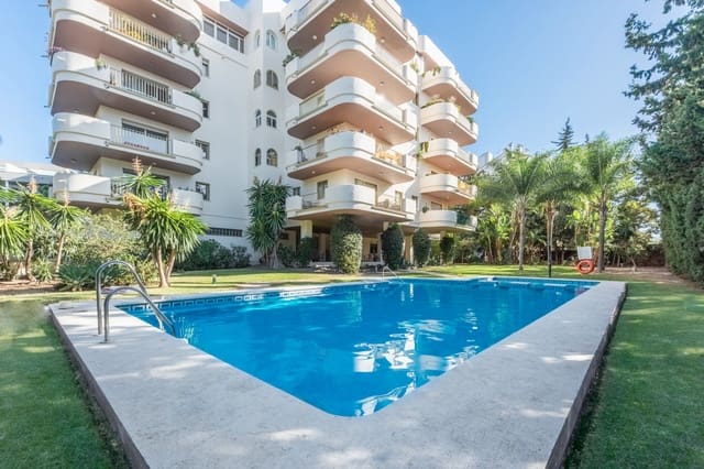 2 makuuhuone Huoneisto vuokrattavana paikassa Nueva Andalucia, Marbella mukana uima-altaan 
autotalli - 1 950 € (Ref: 9816239)