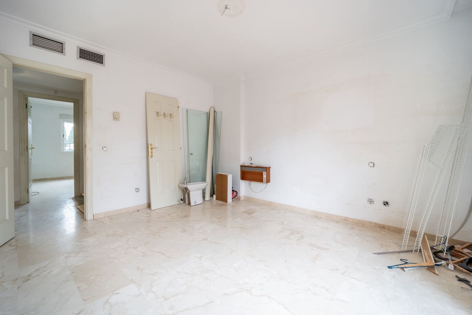 3 soverom Hus til salgs i Marbella med svømmebasseng garasje - € 790 000 (Ref: 9820261)